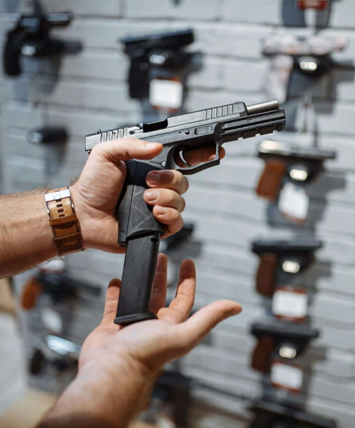 insert-magazine-into-pistol-atx-ltc.webp